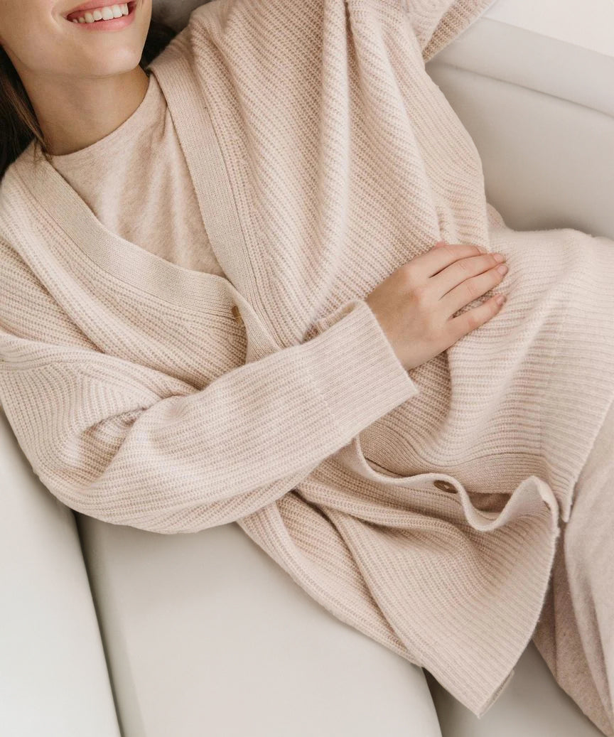 Women's V-Neck Cardigan with Ribbed Texture and Drop-Shoulder Sleeves